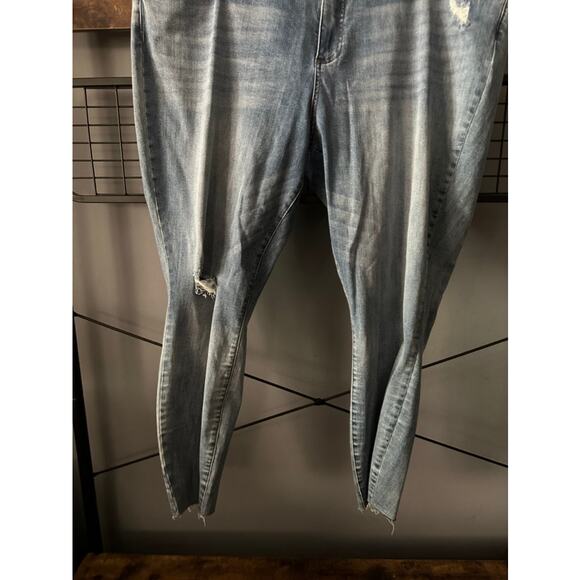 Kut from the Kloth Carlo Ankle Skinny Distressed Jeans | 24W - Picture 3 of 6